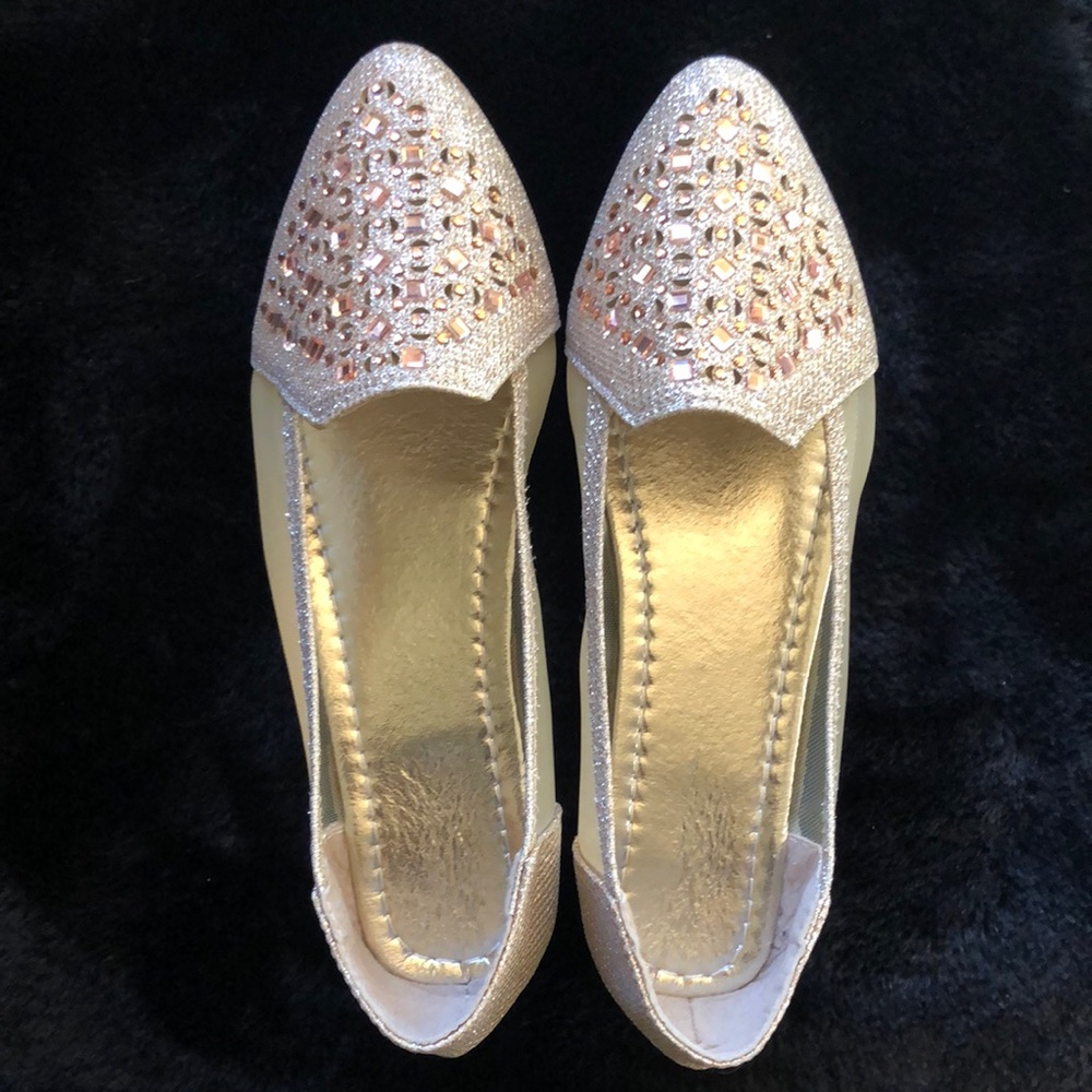 Vero Cudi Flats Size 245 (7.5)
